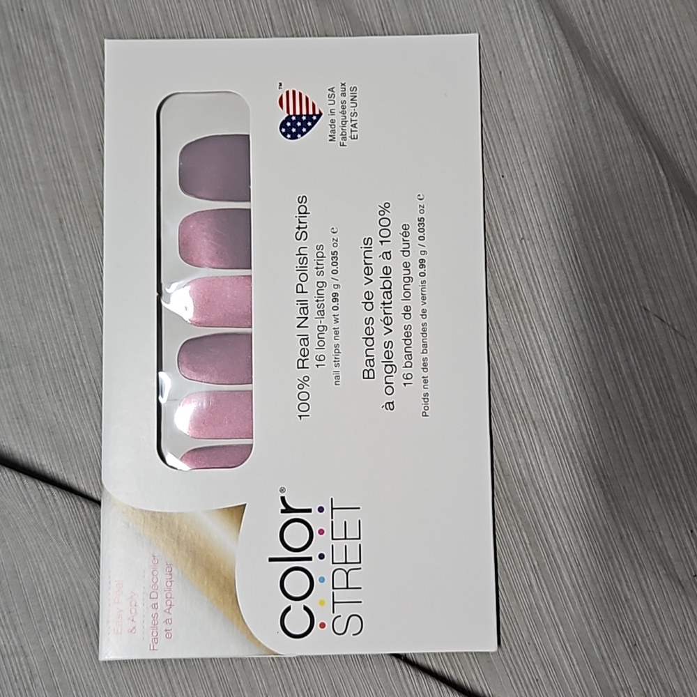 Color Street Nail Strips in 'Dove Me Not'